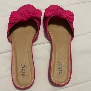 Diba Hot Pink slip-on flats Like New!